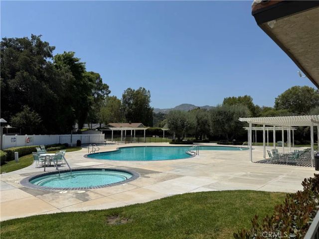 24369 La Glorita, Newhall, CA 91321