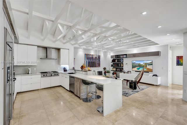 1662 Diplomat Drive, Miami, FL 33179