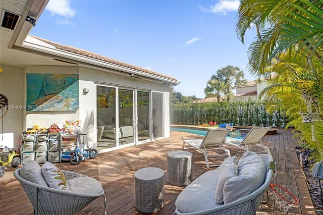 1662 Diplomat Drive, Miami, FL 33179