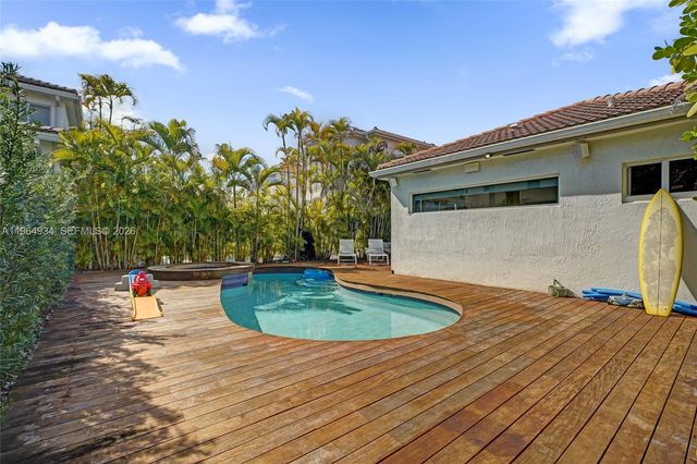1662 Diplomat Drive, Miami, FL 33179