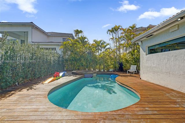 1662 Diplomat Drive, Miami, FL 33179