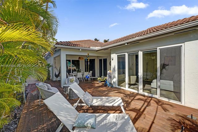1662 Diplomat Drive, Miami, FL 33179