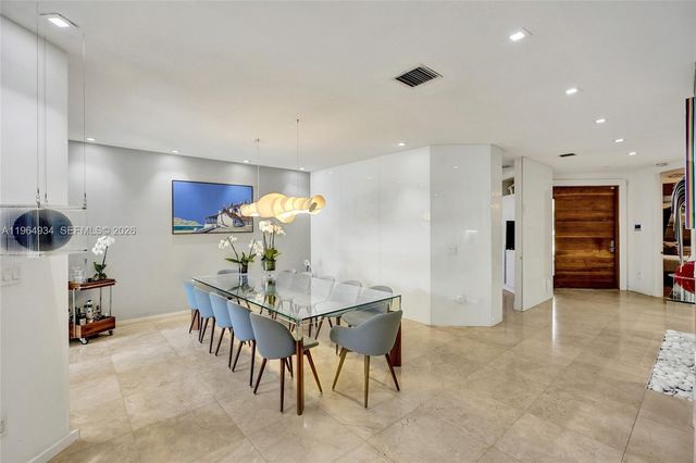 1662 Diplomat Drive, Miami, FL 33179