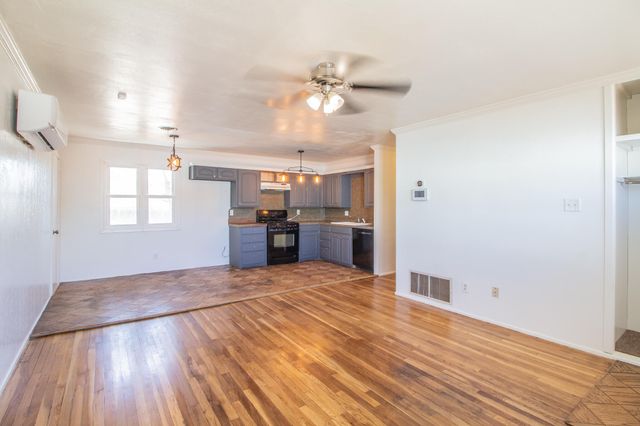 133 Elgin Avenue, Levelland, TX 79336