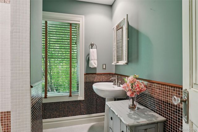 744 Thayer Boulevard, Northville, MI 48167