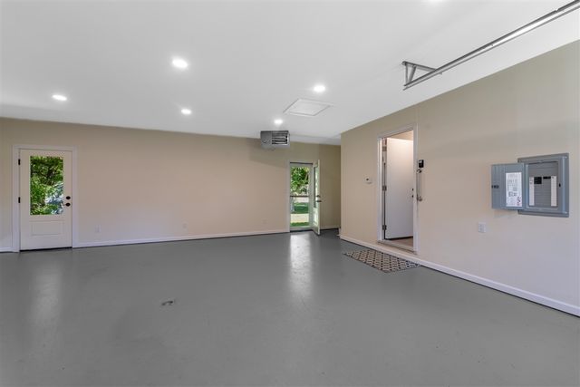 5185 S 11th Street, Kalamazoo, MI 49009