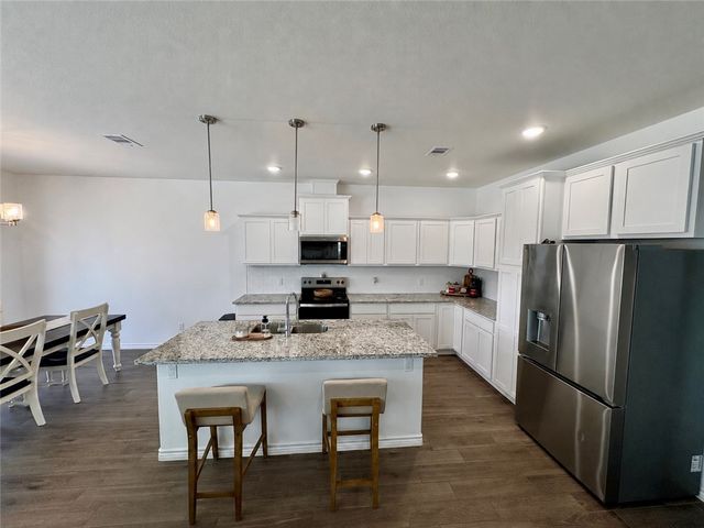 3401 Travis Ct, Corpus Christi, TX 78414