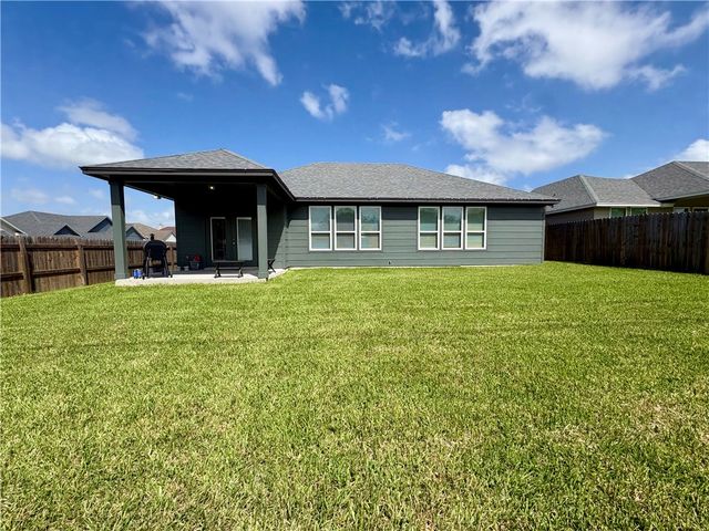3401 Travis Ct, Corpus Christi, TX 78414