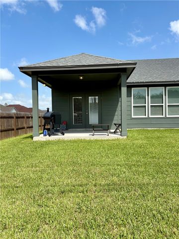 3401 Travis Ct, Corpus Christi, TX 78414