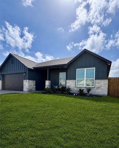 3401 Travis Ct, Corpus Christi, TX 78414
