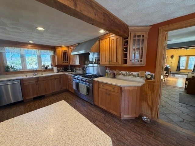 106 Seymour St, Berkley, MA 02779