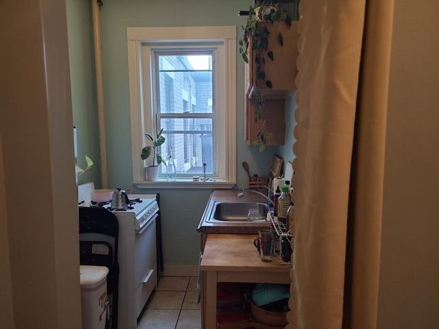 1568 Commonwealth Ave 12, Boston, MA 02135