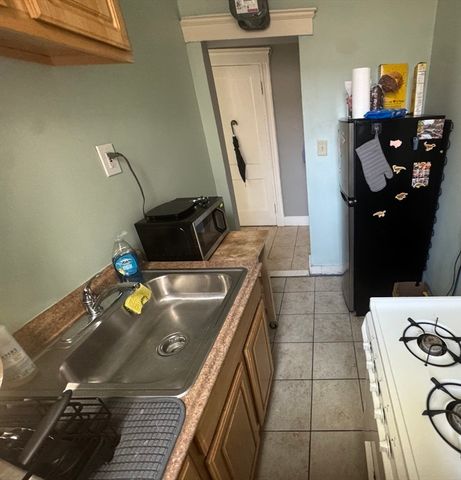 1568 Commonwealth Ave 12, Boston, MA 02135