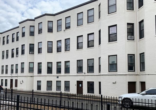 1568 Commonwealth Ave 12, Boston, MA 02135