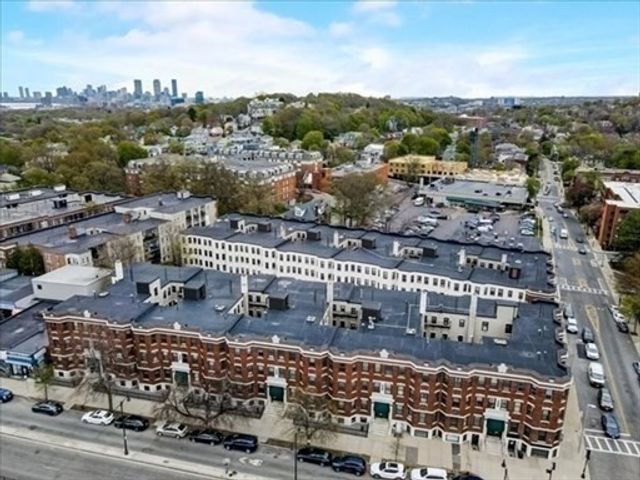 1568 Commonwealth Ave 12, Boston, MA 02135