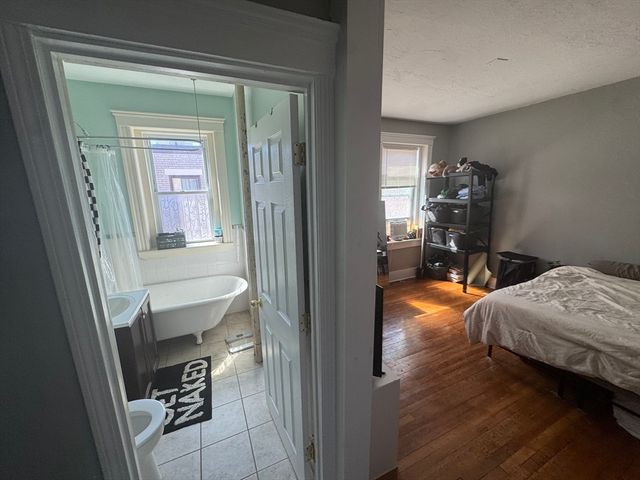 1568 Commonwealth Ave 12, Boston, MA 02135