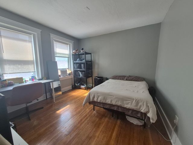 1568 Commonwealth Ave 12, Boston, MA 02135