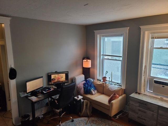 1568 Commonwealth Ave 12, Boston, MA 02135