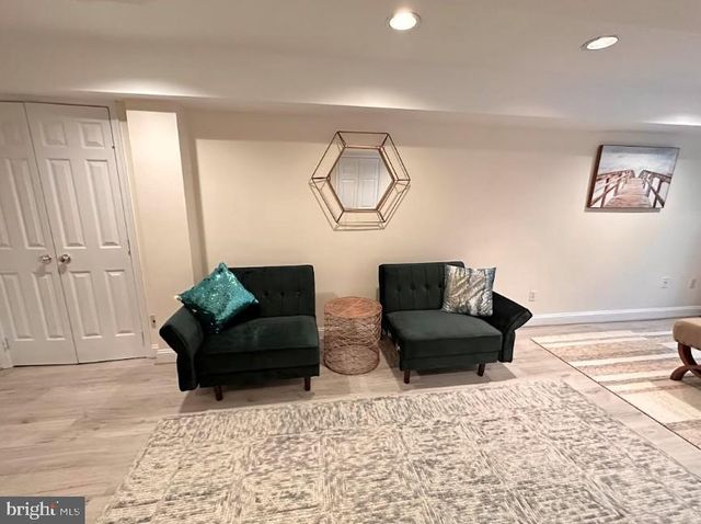 9915 GLEN ROAD, Potomac, MD 20854