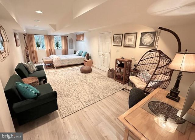 9915 GLEN ROAD, Potomac, MD 20854