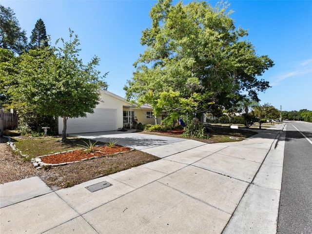 2047 GREENBRIAR BOULEVARD, Clearwater, FL 33763