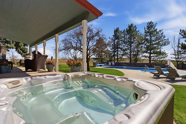 28752 N Tramm Rd, Reardan, WA 99029