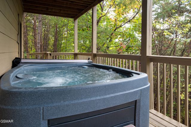 1433 Twin Rock Drive, Sevierville, TN 37862