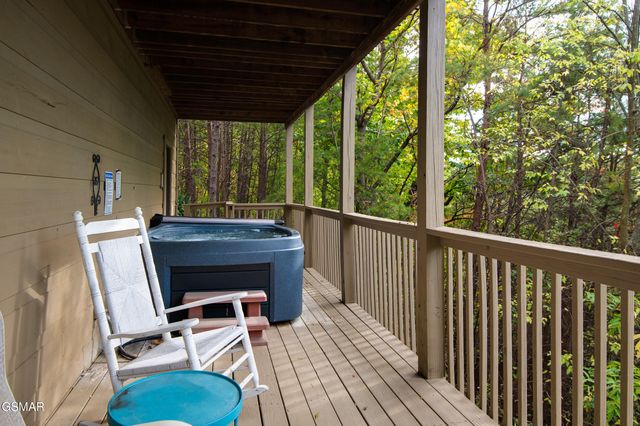 1433 Twin Rock Drive, Sevierville, TN 37862