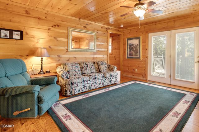 1433 Twin Rock Drive, Sevierville, TN 37862