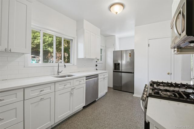 222 Carol Avenue Right Side, Pelham, NY 10803