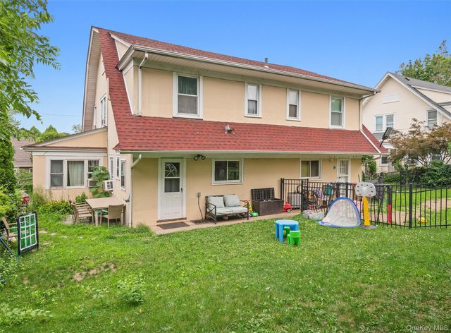 222 Carol Avenue Right Side, Pelham, NY 10803