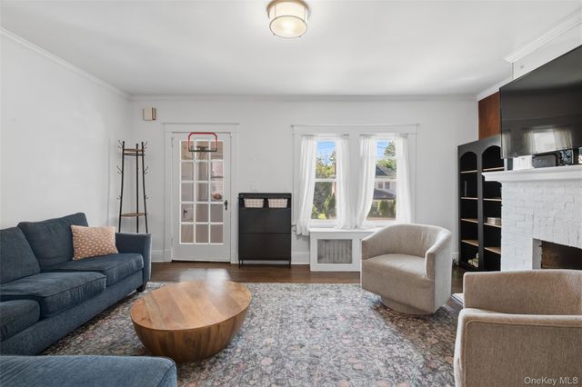 222 Carol Avenue Right Side, Pelham, NY 10803