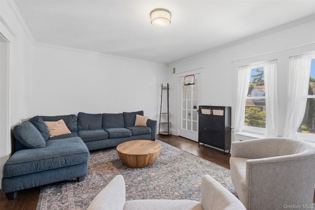 222 Carol Avenue Right Side, Pelham, NY 10803