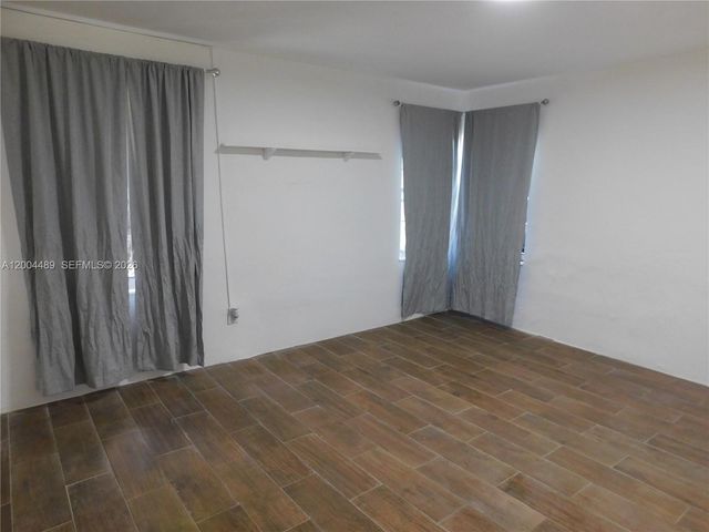 10945 NW 19th Ave B, Miami, FL 33167