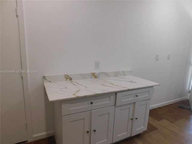 10945 NW 19th Ave B, Miami, FL 33167