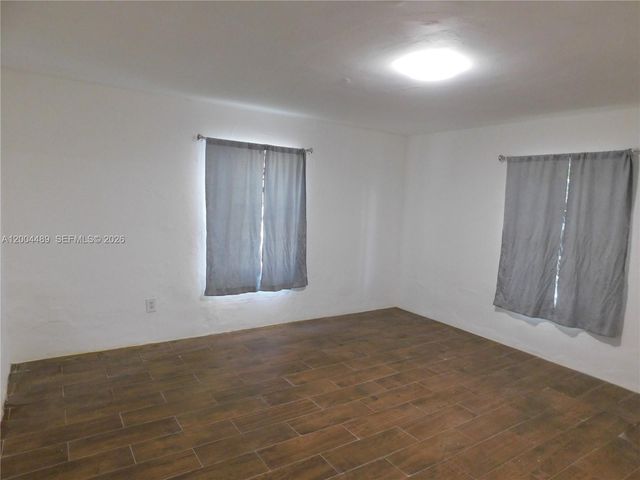 10945 NW 19th Ave B, Miami, FL 33167