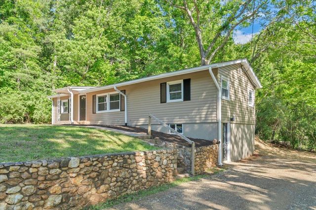 433 Dogwood Hill RD, Boones Mill, VA 24065
