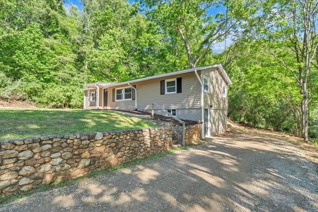 433 Dogwood Hill RD, Boones Mill, VA 24065