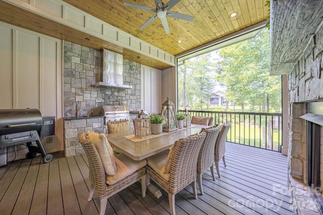 73 Angelina Lane, Mills River, NC 28759