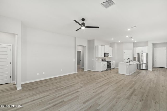 7802 S Wild Prairie Drive S, Tucson, AZ 85757