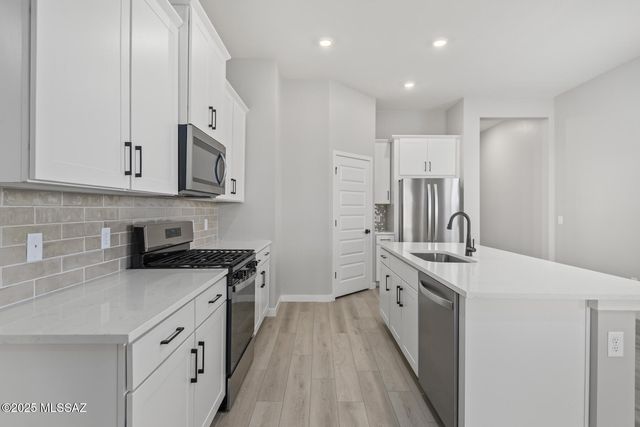 7802 S Wild Prairie Drive S, Tucson, AZ 85757