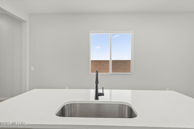 7802 S Wild Prairie Drive S, Tucson, AZ 85757