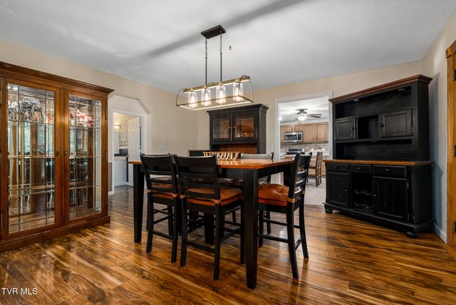 107 Beecham Lane, Johnson City, TN 37604