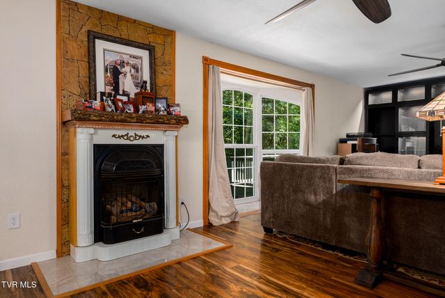 107 Beecham Lane, Johnson City, TN 37604