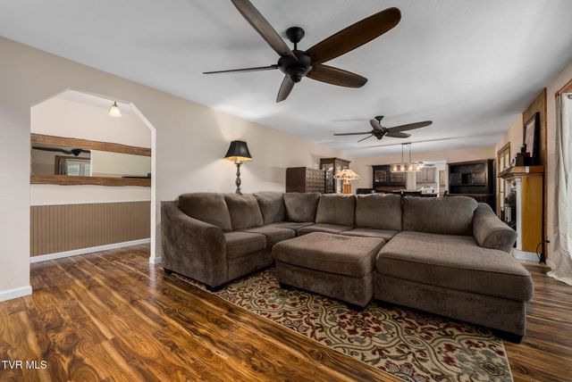 107 Beecham Lane, Johnson City, TN 37604