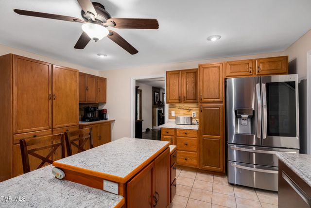 107 Beecham Lane, Johnson City, TN 37604