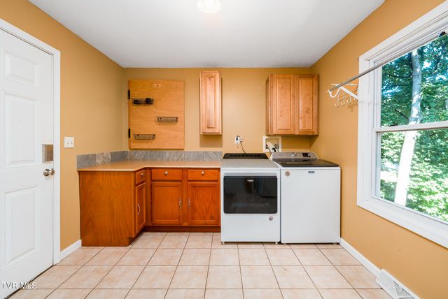 107 Beecham Lane, Johnson City, TN 37604