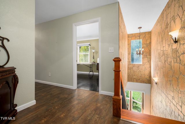 107 Beecham Lane, Johnson City, TN 37604