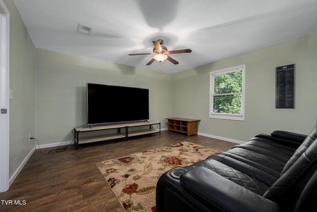 107 Beecham Lane, Johnson City, TN 37604