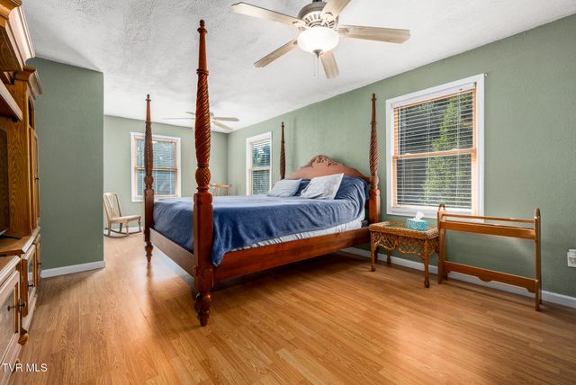 107 Beecham Lane, Johnson City, TN 37604